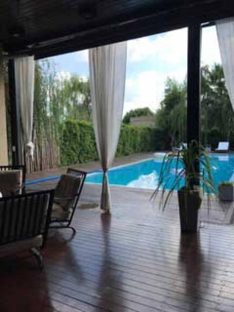 Casa de 4 dormitorios en Pilar, Argentina No. 97171