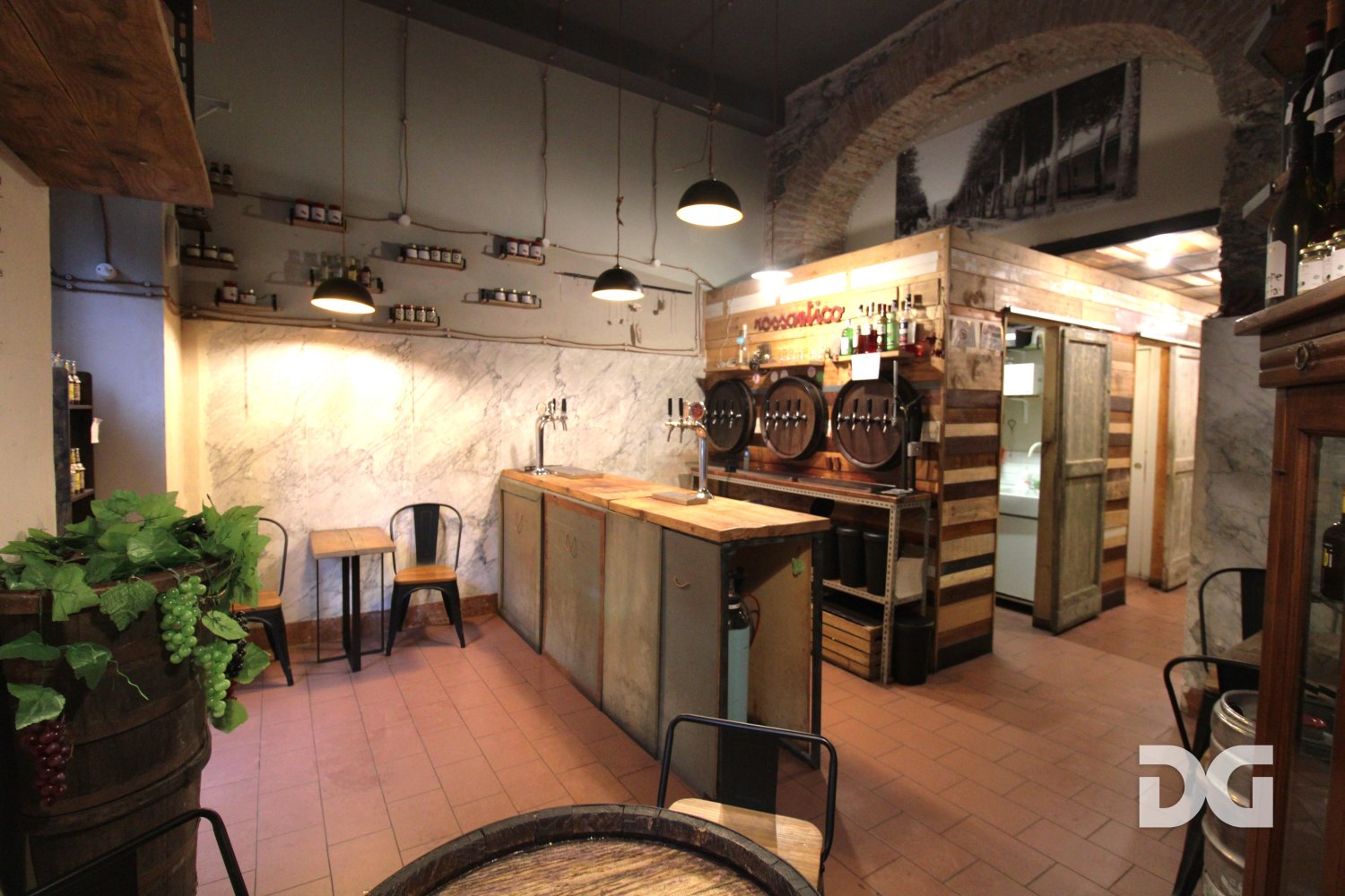 56m² Commercial property in Santa Margherita Ligure, Italy No. 168779