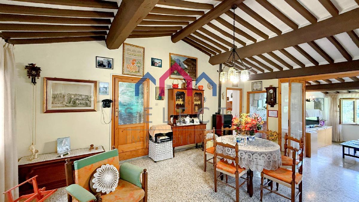 Apartamento T2 em Coreglia Antelminelli, Italy N.º 260366