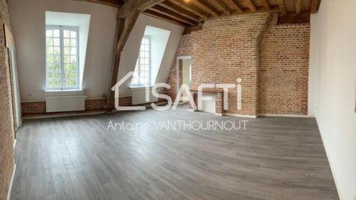 Studio in Abbeville, France No. 5760