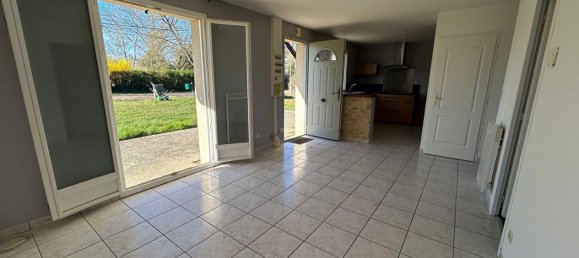 2 bedrooms House in Varennes-les-Narcy, France No. 205905 2