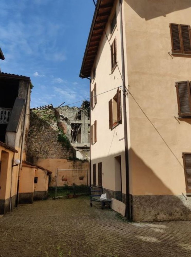 3-salle Appartement à Gandino, Italy No. 8596