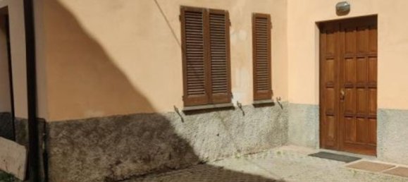 3-salle Appartement à Gandino, Italy No. 8596 37