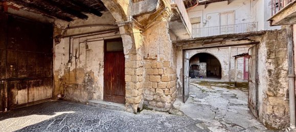 10 bedrooms House in Casandrino, Italy No. 315577 9