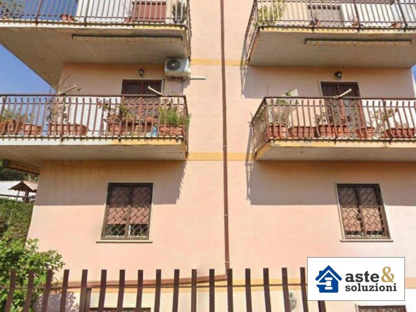 3 bedrooms Apartment in Rome, Italy No. 376846