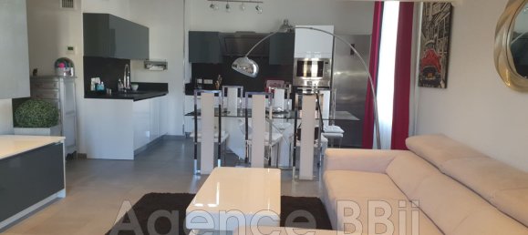 2 bedrooms Duplex in Nice, France No. 338635 3
