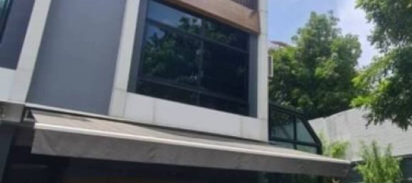 3 bedrooms Bungalow in Bangkok, Thailand No. 24066 2