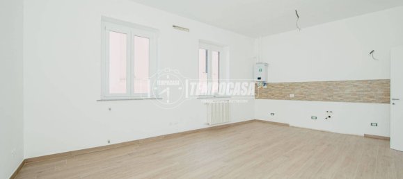 2 bedrooms Apartment in Robbio, Italy No. 287445 2