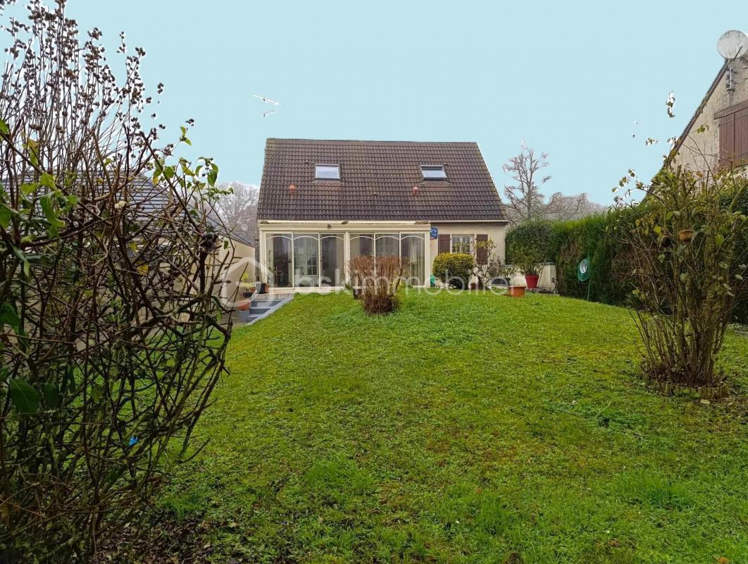 Casa de 3 dormitorios en Pannes, France No. 53646