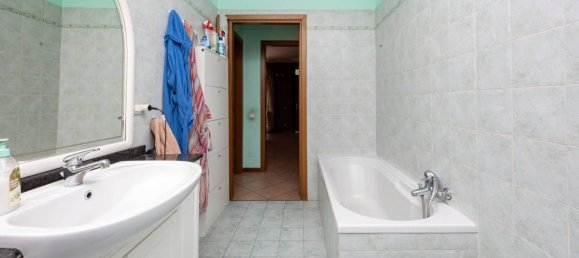 2 Schlafzimmer Wohnung in Madone, Italy, Nr. 271349 5