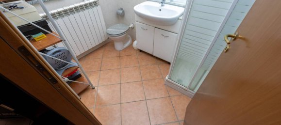 2 Schlafzimmer Wohnung in Madone, Italy, Nr. 271349 16