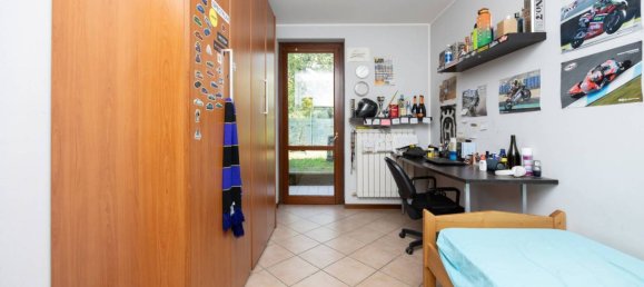 2 Schlafzimmer Wohnung in Madone, Italy, Nr. 271349 6