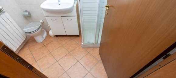 2 Schlafzimmer Wohnung in Madone, Italy, Nr. 271349 15