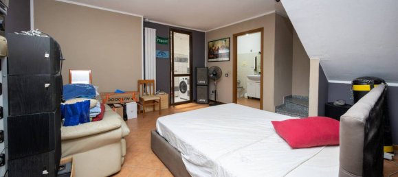 2 Schlafzimmer Wohnung in Madone, Italy, Nr. 271349 12
