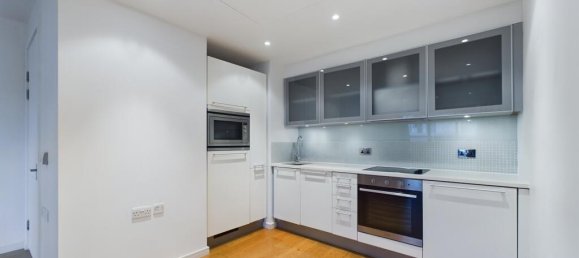 1 bedroom Apartment in London, United Kingdom No. 9926 4