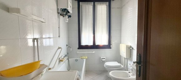 4 bedrooms Apartment in Casalgrande, Italy No. 349377 10