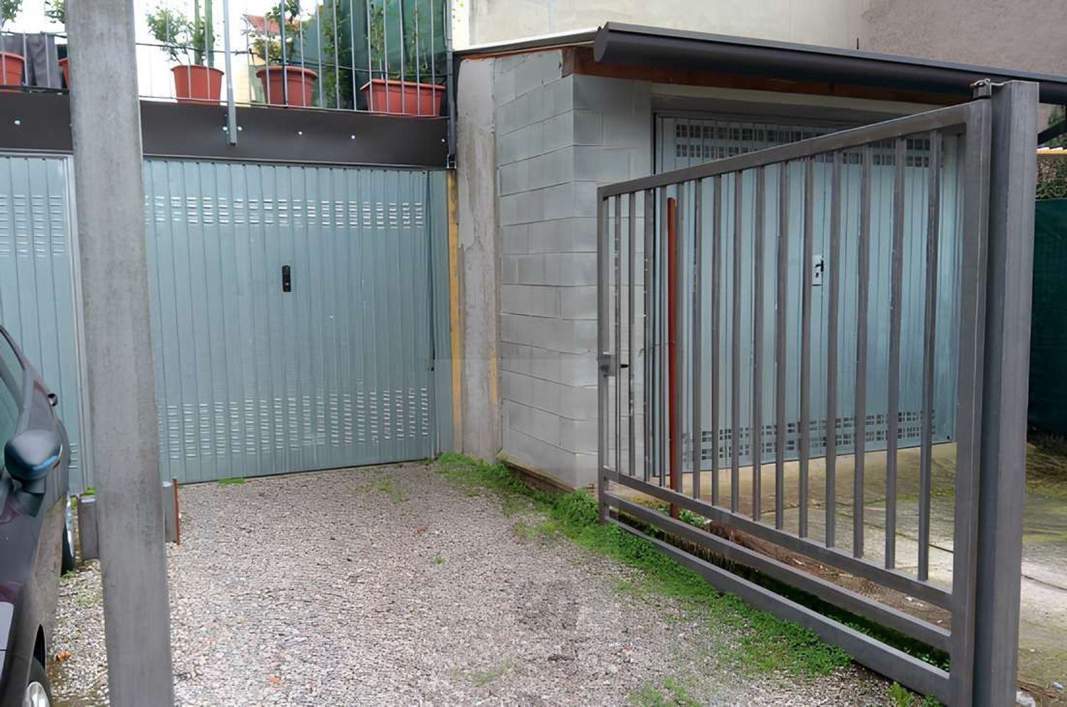 16m² Garage in Parabiago, Italy No. 66700