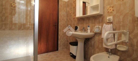 5 bedrooms Villa in Bagnolo in Piano, Italy No. 285554 19