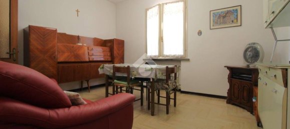 5 bedrooms Villa in Bagnolo in Piano, Italy No. 285554 11