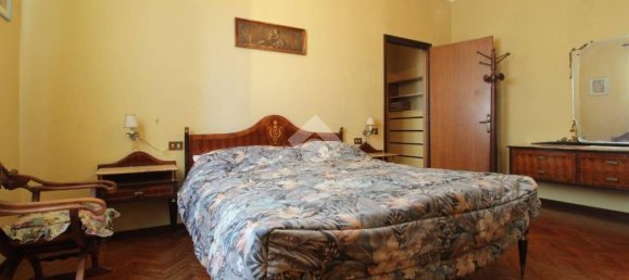 5 bedrooms Villa in Bagnolo in Piano, Italy No. 285554 30