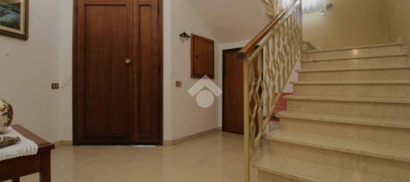 5 bedrooms Villa in Bagnolo in Piano, Italy No. 285554 3