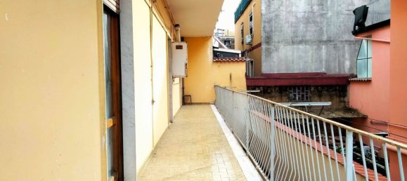 Casa de 8 habitaciónes en Brusciano, Italy No. 123539 16