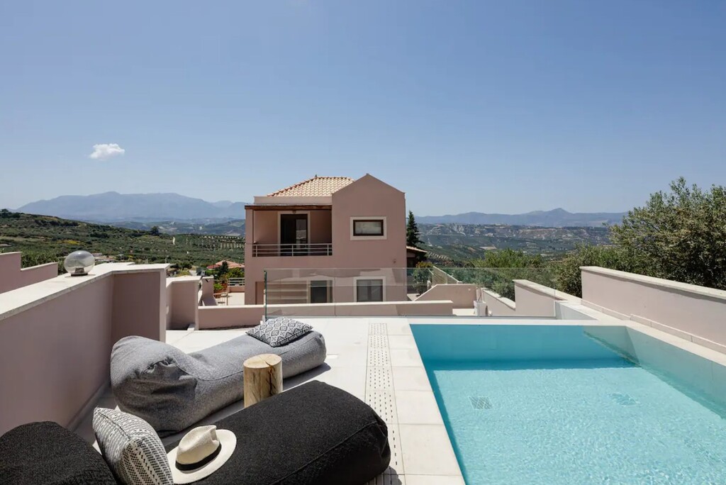 194m² Villa in Heraklion, Greece No. 3102
