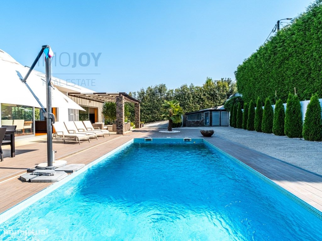 5 bedrooms House in Paredes, Portugal No. 317040