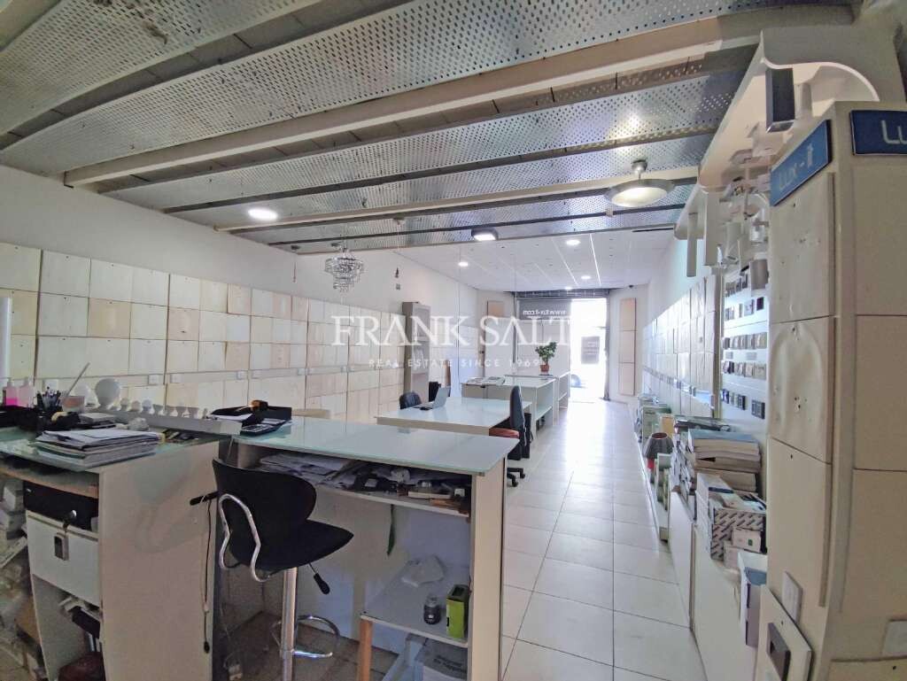 Laden in Paola, Malta 90m², Nr. 12727