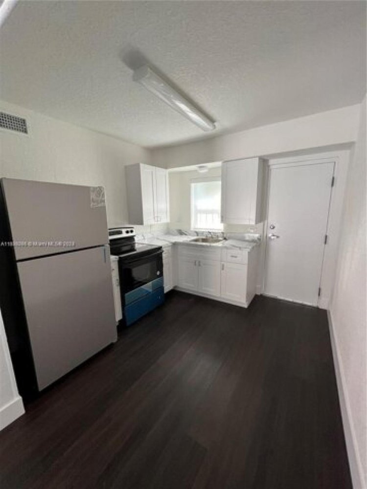 6 bedrooms House in Miami, USA No. 431165