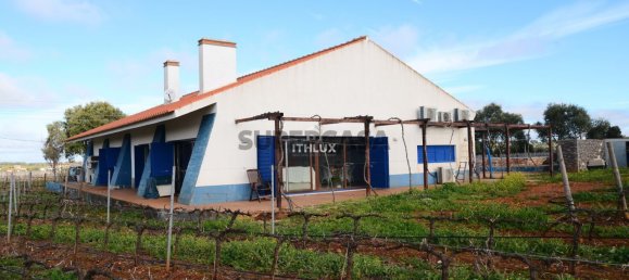 Замки и поместья с 4 спальнями в Эштремош, Португалия № 154202 5