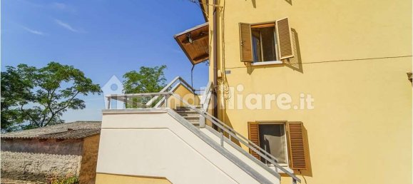 2 bedrooms House in Urbino, Italy No. 271008 2
