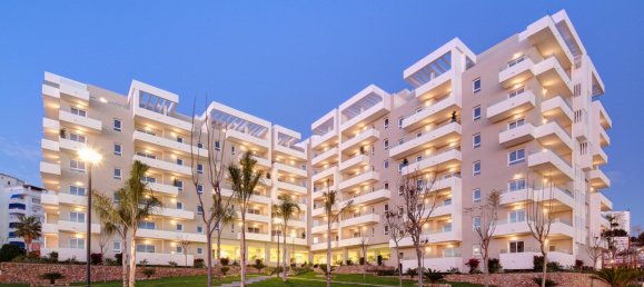 3 bedrooms Apartment in Marbella, Spain No. 70591 2