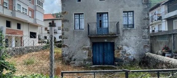 8 bedrooms House in Castro-Urdiales, Spain No. 156398 2