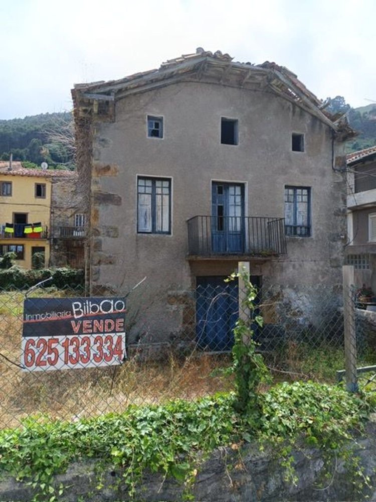 8 bedrooms House in Castro-Urdiales, Spain No. 156398
