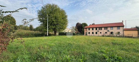 1100m² Land in Campo San Martino, Italy No. 102554 3