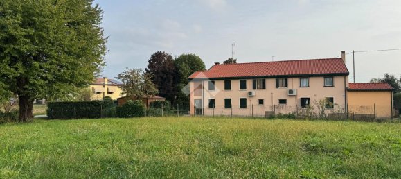 1100m² Land in Campo San Martino, Italy No. 102554 2