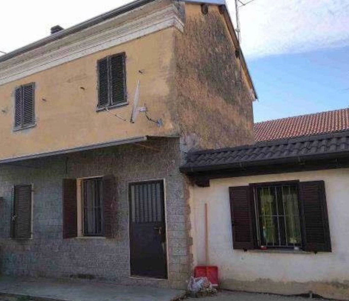 3-salle Maison à Zeme, Italy No. 156915