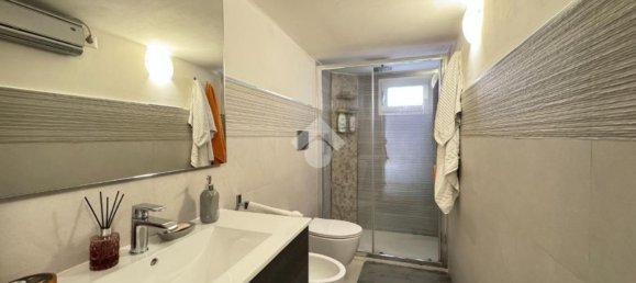 3غرفة شقة في Bari, Italy رقم 77777 32