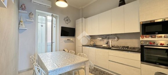 3غرفة شقة في Bari, Italy رقم 77777 24