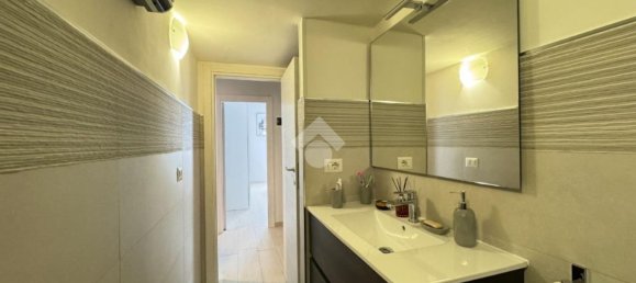 3غرفة شقة في Bari, Italy رقم 77777 21