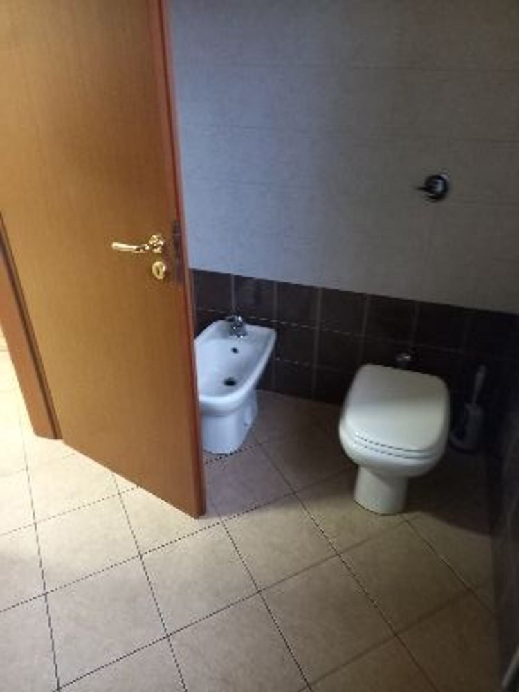 Офис 250м² в Новара, Италия № 257086