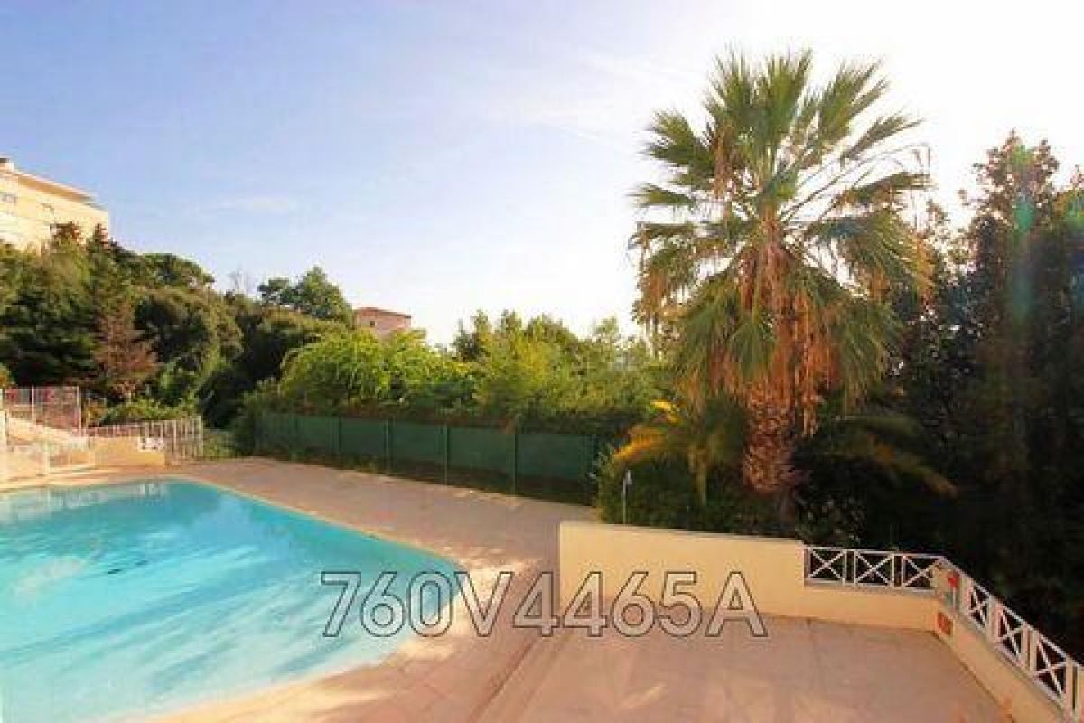 Condominio de 2 dormitorios en Cannes, France No. 13811