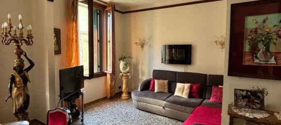 3-salle Appartement à Venice, Italy No. 220096 3