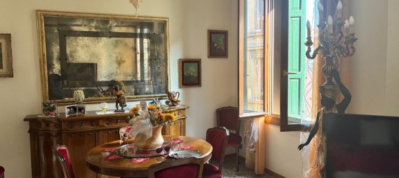 3-salle Appartement à Venice, Italy No. 220096 6