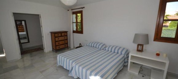 6 bedrooms Villa in Marbella, Spain No. 45698 30