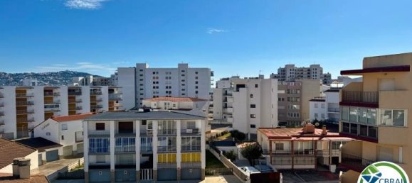 Apartamento de 2 dormitorios en Roses, Spain No. 22808 22