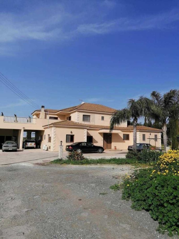 5 bedrooms House in Liopetri, Cyprus No. 7687