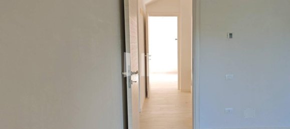 3-Zimmer Penthouse in Giulianova, Italy, Nr. 75437 19