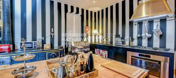 29غرفة فيلا في Brunate, Italy رقم 125877 36